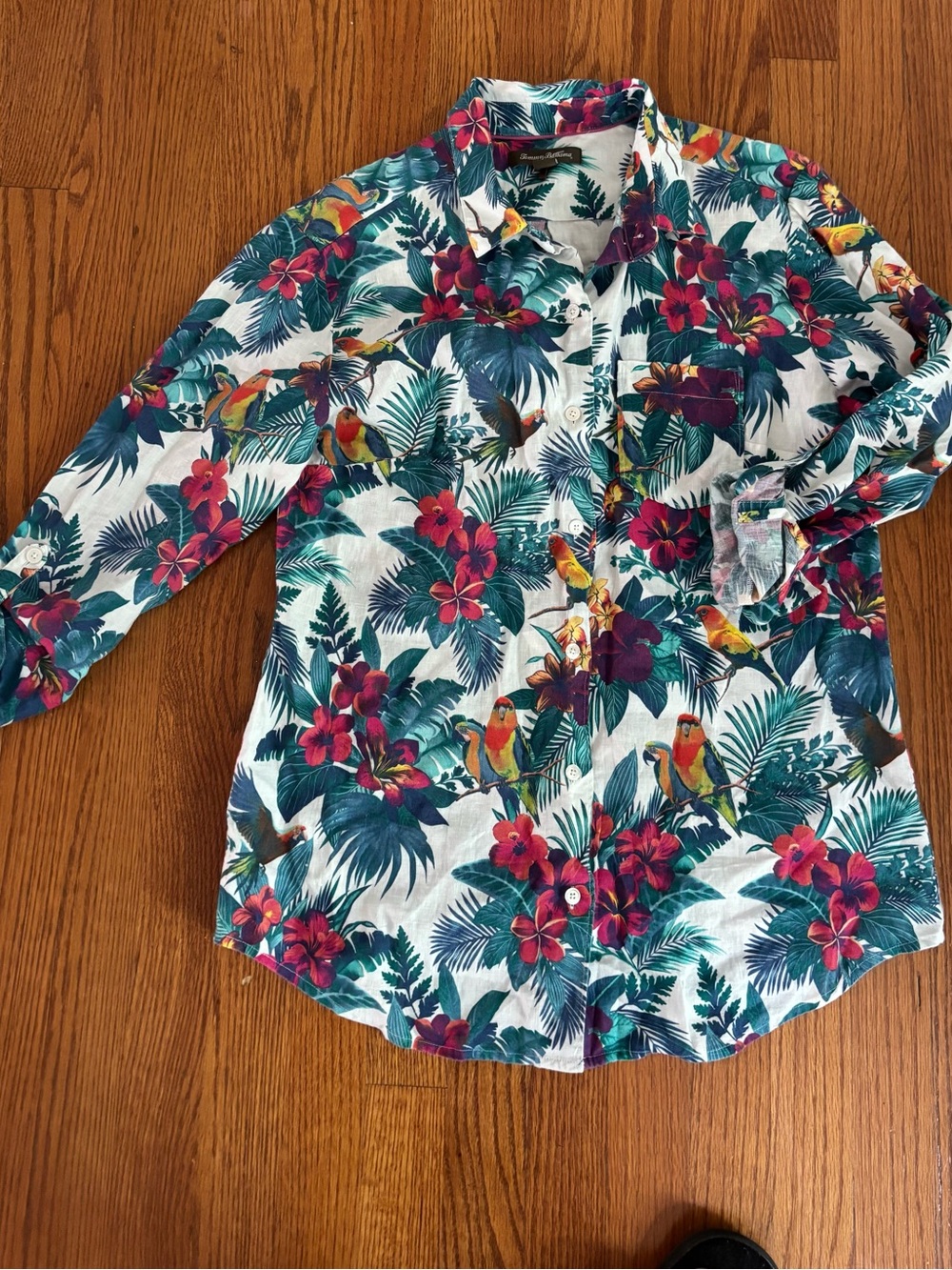 Tommy Bahama Tropical Parrot & Floral Button up size Small linen